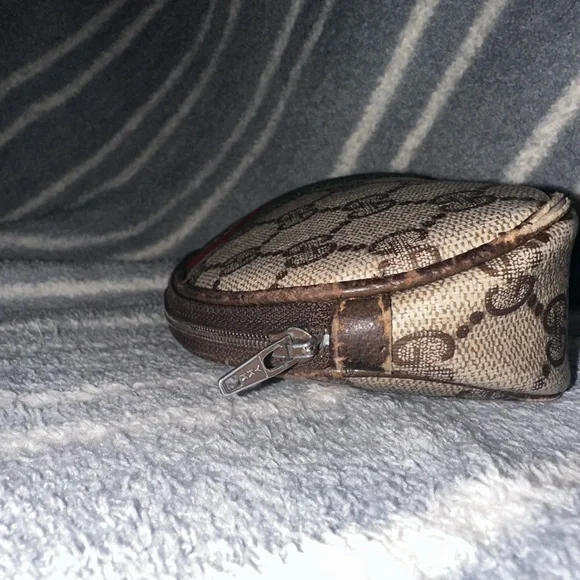 Authentic Vintage Gucci cosmetic bag - Picture 6 of 11